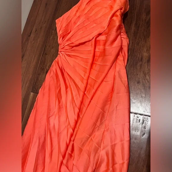 Dream Coral Pleated Satin One Shoulder Dream Destination Midi Dress NWT NY&C M - Picture 7 of 13